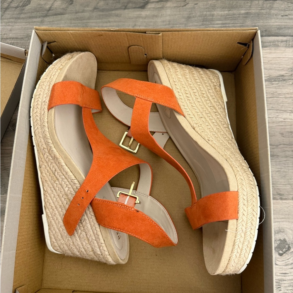 NWT- Keneth Cole wedge Sandals